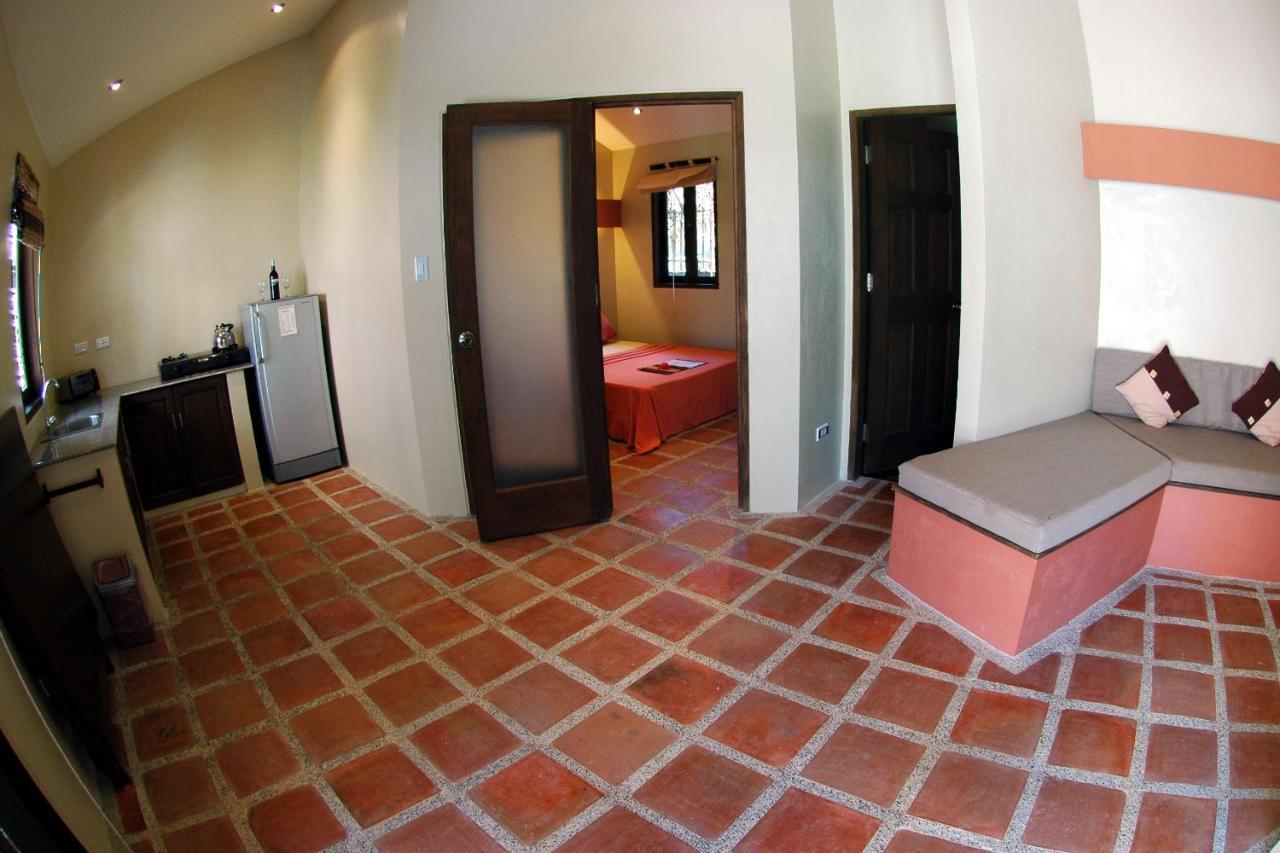Reef Retreat Resort Balabag  Phòng bức ảnh